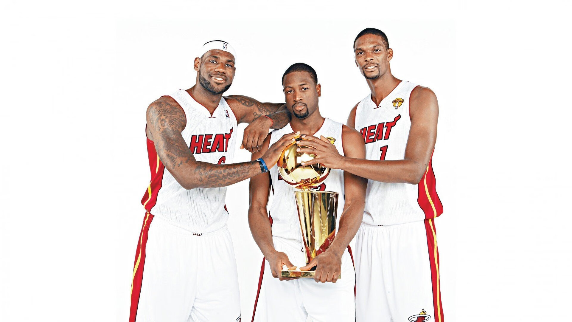 九游正版官网-勒布朗·詹姆斯成为NBA历史上第一位突破4万分大关的球员。，勒布朗詹姆斯破纪录